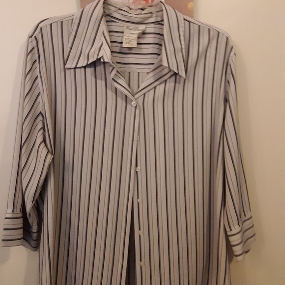 Fred David Tops - Stylish, stylish lightweight blouse! Fred David Tops - Stylish, stylish lightweight blouse!